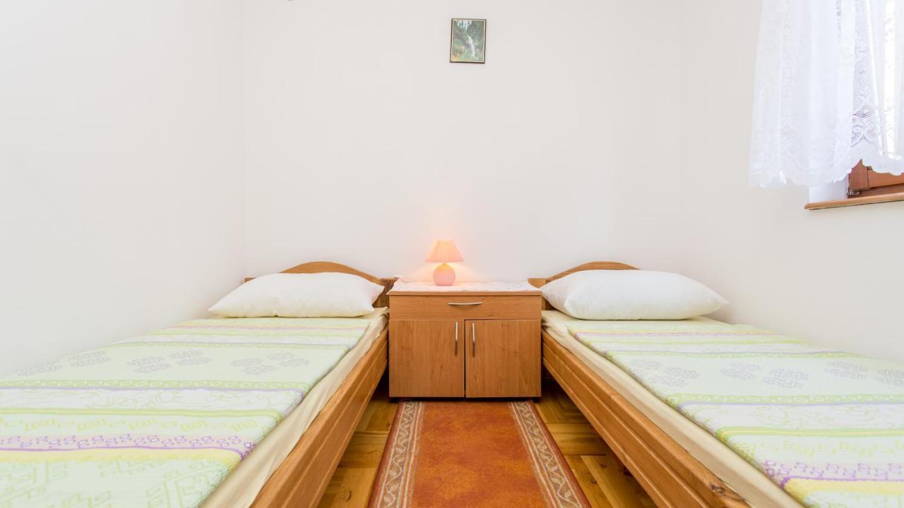 Apartment Branko Šilo Buitenkant foto